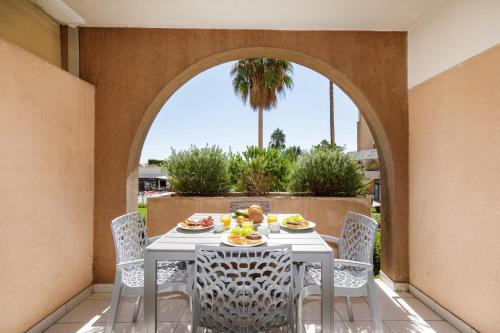 ZAHARA 123 YourHostHelper