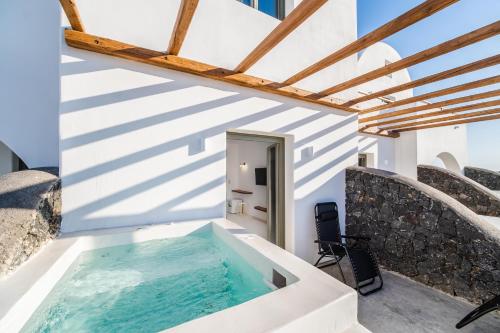 Πισίνα στο ή κοντά στο Amethyst Luxury Suites Oia