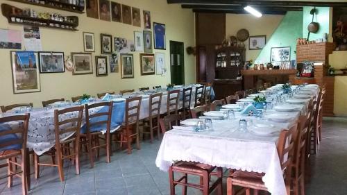 Restoran või mõni muu söögikoht majutusasutuses Agriturismo Su Barraccu