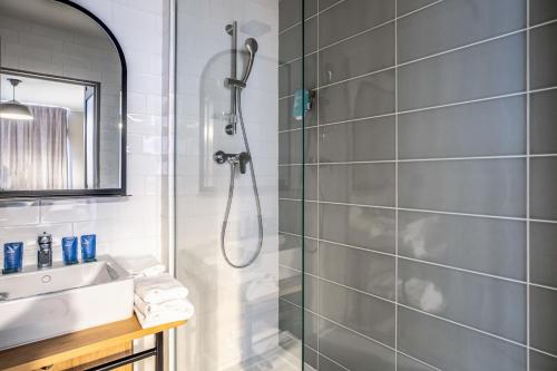 Koupelna v ubytování Appart'City Confort St Quentin en Yvelines - Bois D'Arcy