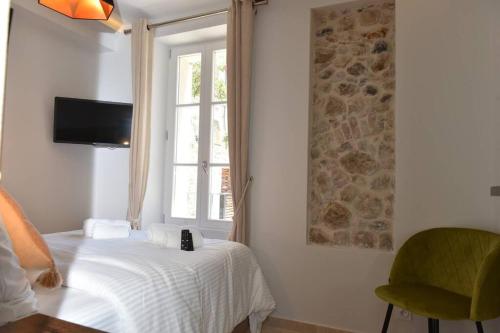 PICASSO by the sea Luxurious design house sea view old Antibes for 6 photo 17