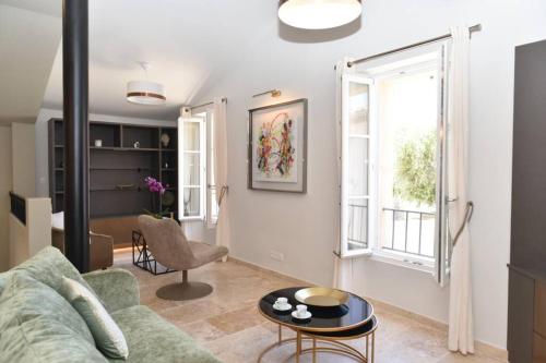 PICASSO by the sea Luxurious design house sea view old Antibes for 6 photo 23