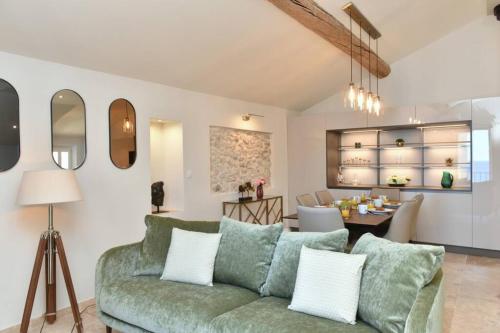 PICASSO by the sea Luxurious design house sea view old Antibes for 6 photo 25