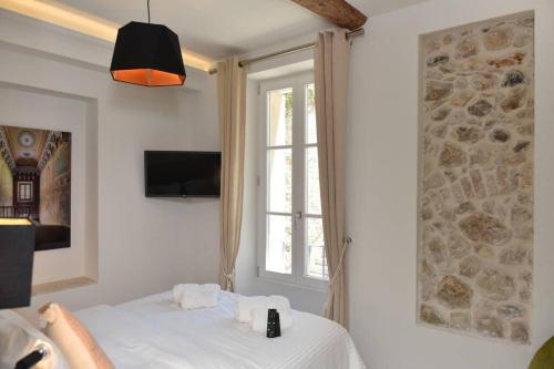 PICASSO by the sea Luxurious design house sea view old Antibes for 6 photo 8