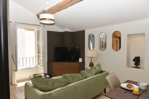 PICASSO by the sea Luxurious design house sea view old Antibes for 6 photo 33