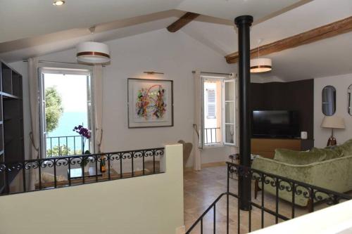 PICASSO by the sea Luxurious design house sea view old Antibes for 6 photo 35