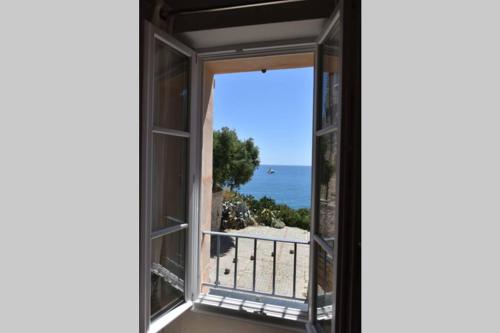 PICASSO by the sea Luxurious design house sea view old Antibes for 6 photo 36
