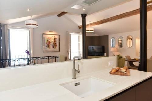 PICASSO by the sea Luxurious design house sea view old Antibes for 6 photo 43