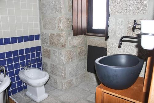 Bilik mandi di Casa dos Limos Verdes