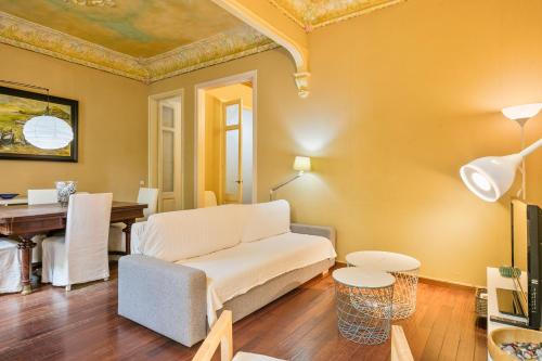 Aribau Apartment