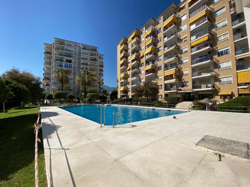 Modern 1 Bedroom Seaside Apartment with Pool