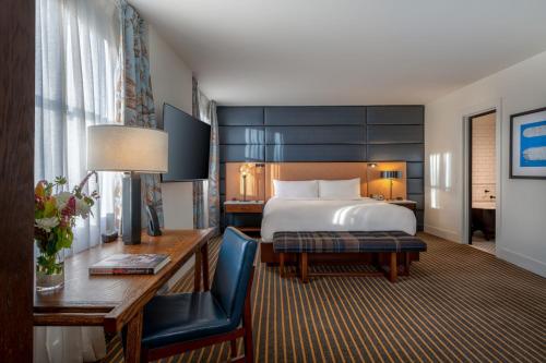Hotel Theodore Image