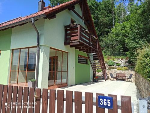 Zdjęcie z galerii obiektu Apartmá Na Lipně w mieście Horní Planá