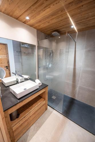 Un baño de Chalet le Blue Moon