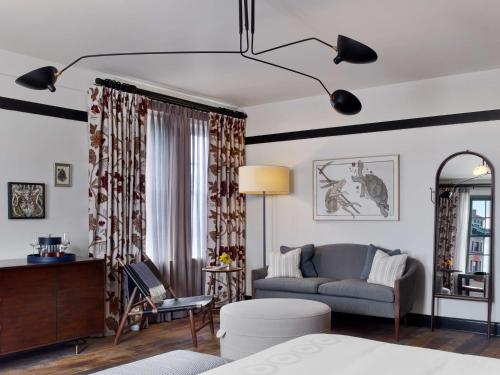 Hotel Revival Baltimore Image