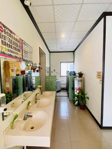 Φωτογραφία από το άλμπουμ του sunmoonlake sunflower house σε Yuchi
