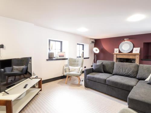 Mary Ann Apartment