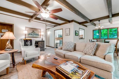 The Chalet at Devil's Den – Photos 4