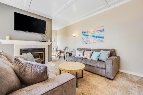 Pelican Point Beach Getaway – Photos 2