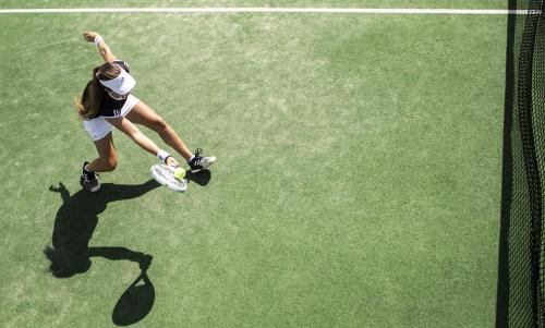 Instalaciones para jugar a tenis o squash en Hotel Cupidor o alrededores