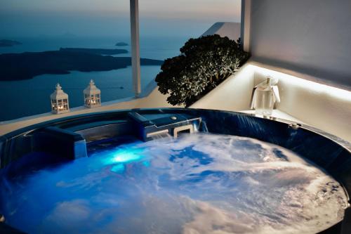 Gallery image of Aeolos Art & Eco Suites Adults Only in Imerovigli