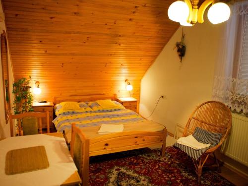 Un pat sau paturi într-o cameră la Apartmány Zuberec - Julius a Agnes
