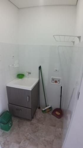 Bilik mandi di Excelente apartamento Santa Marta Colombia