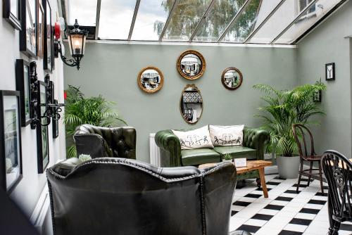 The lobby or reception area at Karma Salford Hall Hotel 