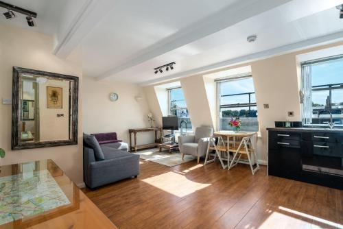 South Kensington 1BD pad 5mins to Gloucester rd, Londra, Marea Britanie