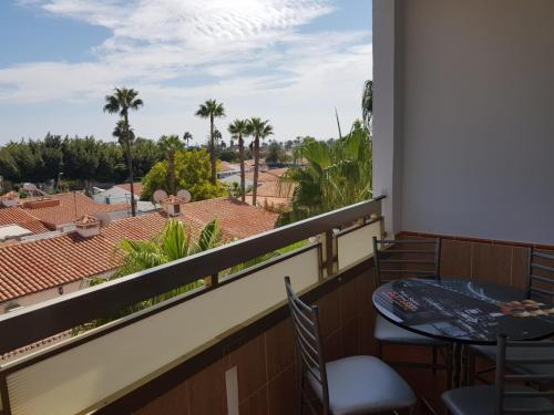 5 min walk from Yumbo 309-322