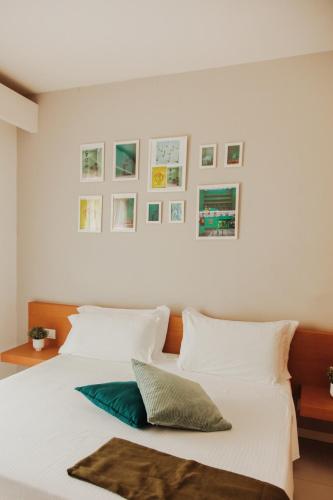 Ένα ή περισσότερα κρεβάτια σε δωμάτιο στο SH Home
