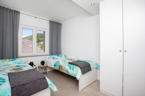 Apartment Blue Pearl