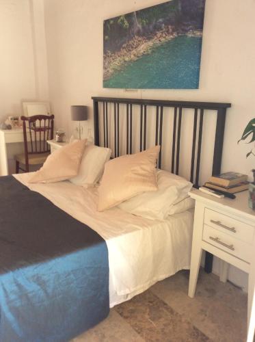 Stunning 1-Bed studio in Malaga with Jacuzzi, Málaga ...
