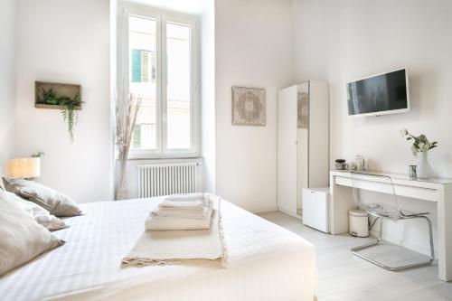 White Ostilia Guesthouse