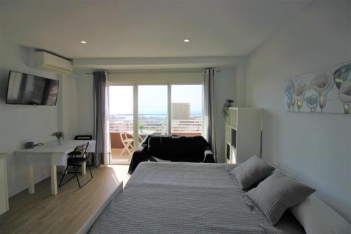 Estudio CasaTuris en planta 18 en pleno centro de Alicante A106