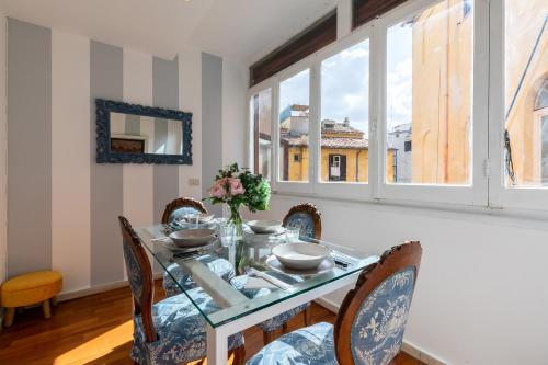 Rome As You Feel - Penthouse Apartment with Terrace on Spanish Steps