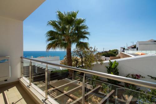 Cliff-Top Townhouse with Stunning Ocean Views