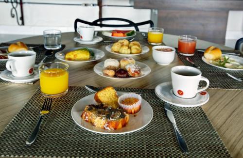 Makanan di atau berdekatan hotel