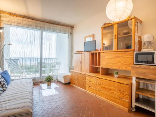 Studio Les Belles Plages-6 by Interhome