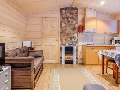 Virtuve vai virtuves zona naktsmītnē Holiday Home Pikkuporo b by Interhome