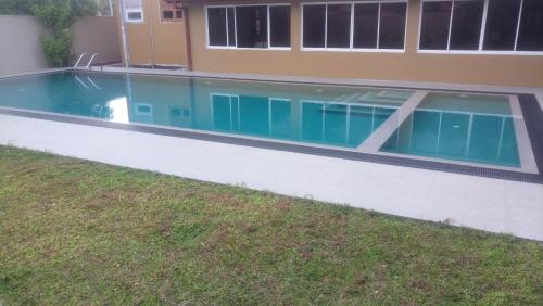 Πισίνα στο ή κοντά στο The Bungalow Hambantota