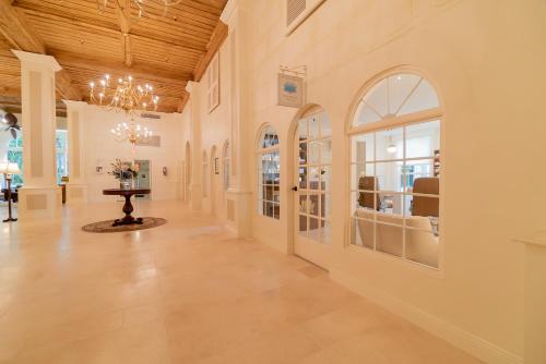 Gambar di galeri bagi Palm Beach Island Condominiums di Palm Beach