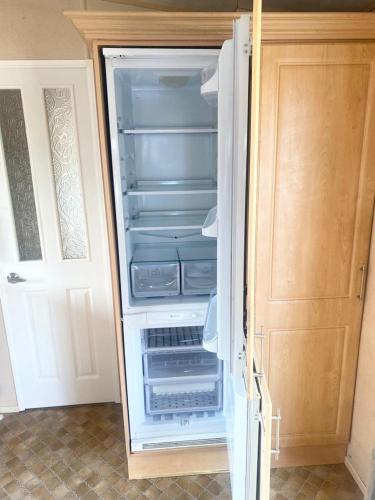 Gallery image of Luxury 2 Bedroom 2 bathroom Caravan-small sofa 1 pers in Saint Osyth