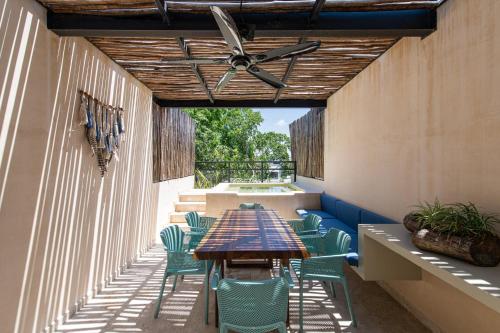 Un balcón o terraza en BIT Tulum Villas