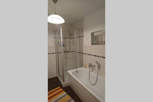 Bathroom sa Ferienwohnung Schwedt Kastanienhöfe