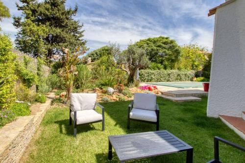 Photo de la galerie de l'établissement Elegant House With Terrace Garden And Pool, à Sanary-sur-Mer