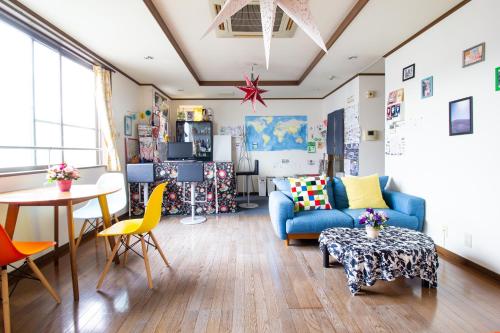 Posezení v ubytování ゲストハウスTSUU小田原 Guest House Tsuu Odawara #OD1