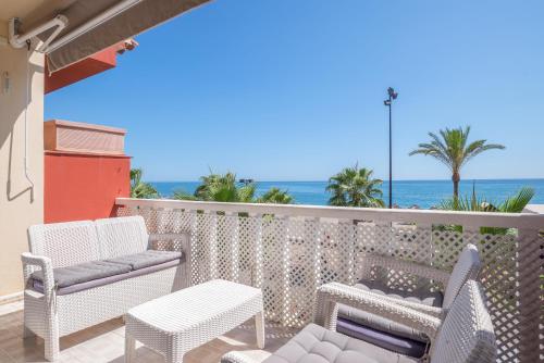 Vakantiehuis Sea frontline stylish beach House (Spanje ...