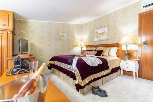 Suter Palace Heritage Boutique Hotel — Photo of the whole room