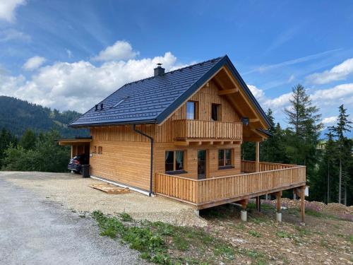 Fotografia z galérie ubytovania Chalet am Skigebiet mit Sauna, Bar, Billard, Carport und Kinderspielzimmer v destinácii Bad Sankt Leonhard im Lavanttal